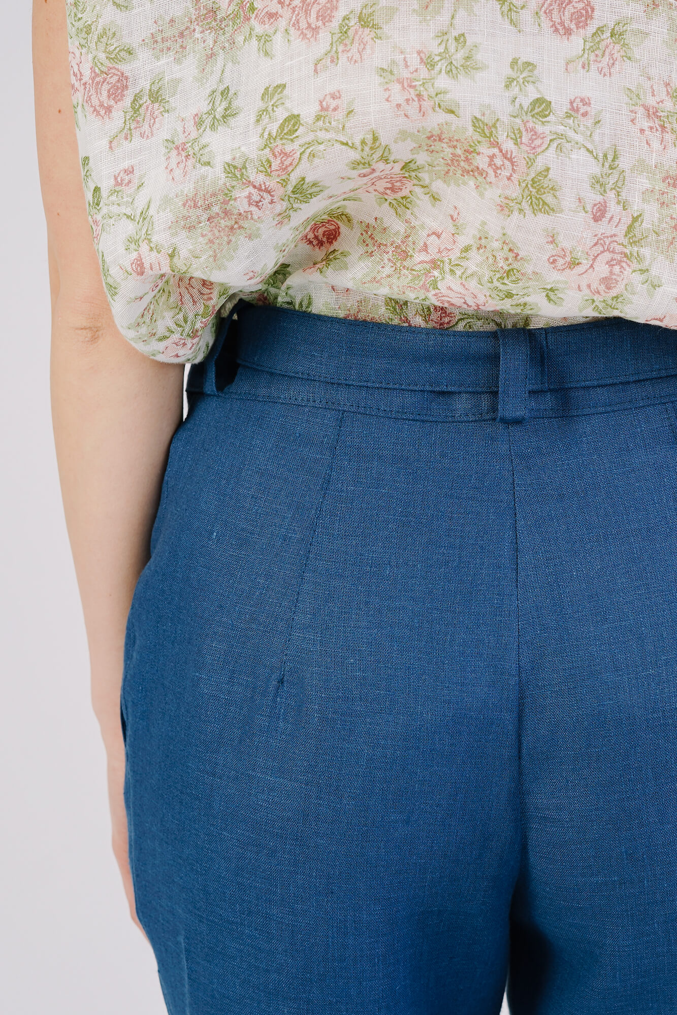 Women's Linen Narrowed Down Trousers