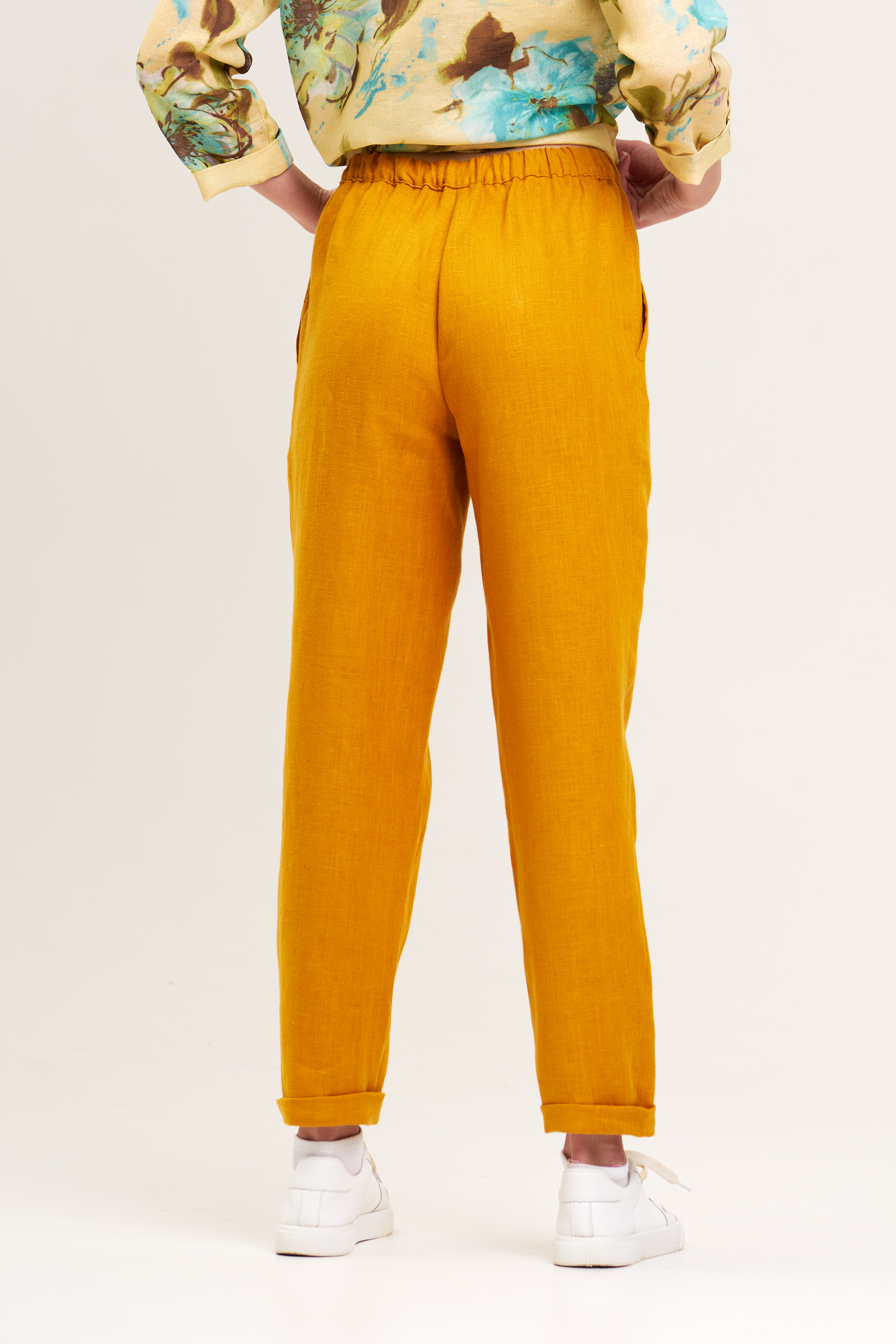 Women's Linen Narrowed Trousers
